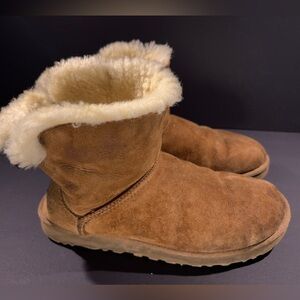 UGG Bow Mini Chestnut Shearling Suede Boots Women Size 8